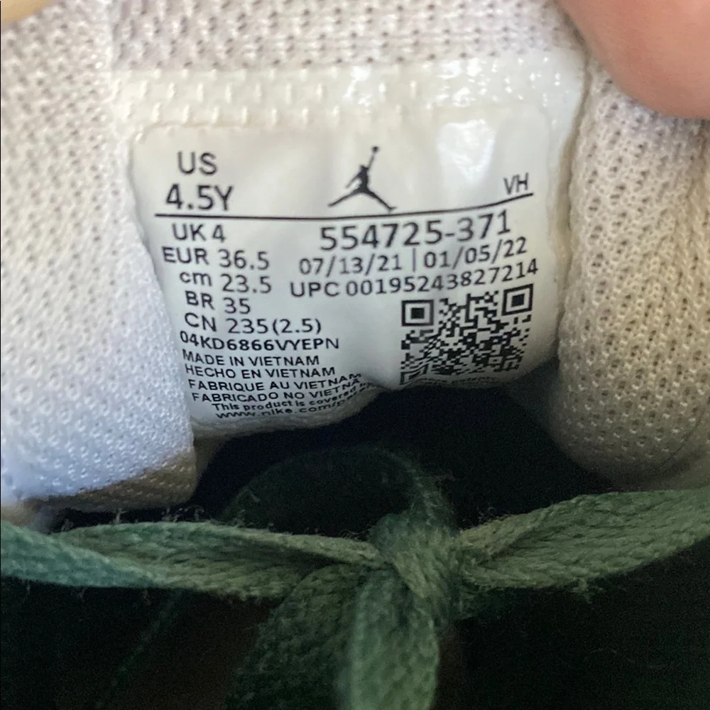Nike Air Jordan 1 Mid 554725-371 Sneakers - Green and White Size 4.5 Y
